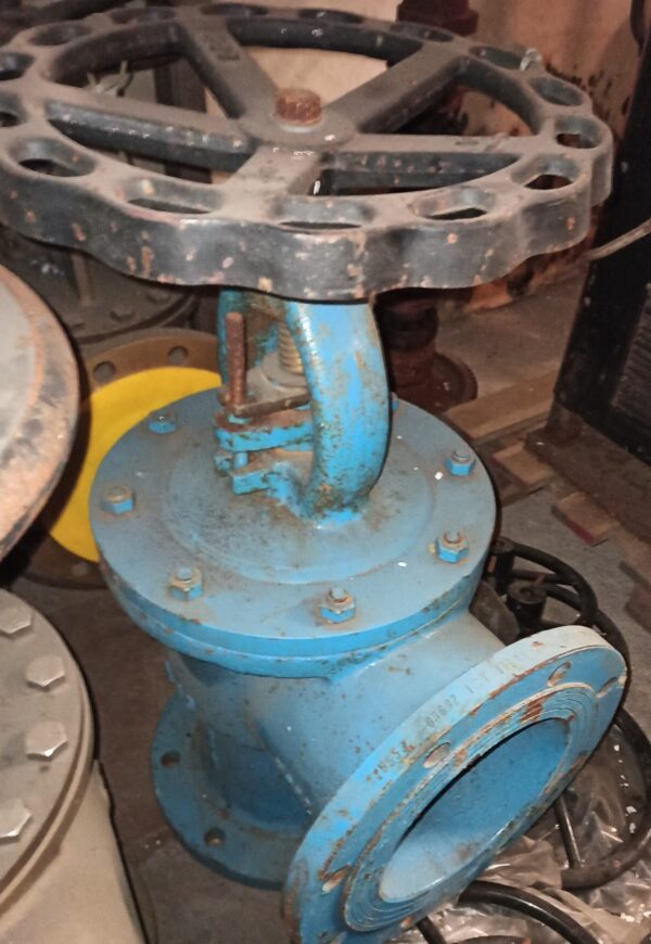 Angle valve DN200
