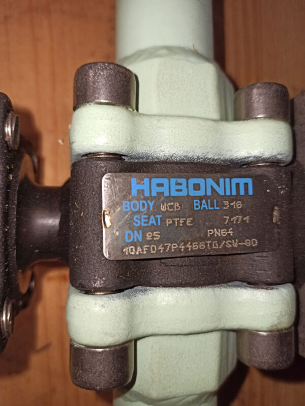 Habonim 3 ways ball valve with norbro actuator 2