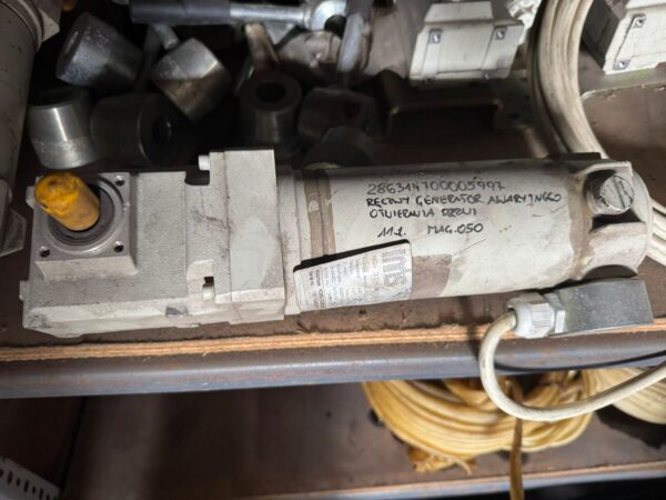 IMS emergency hand generator with handle (door)